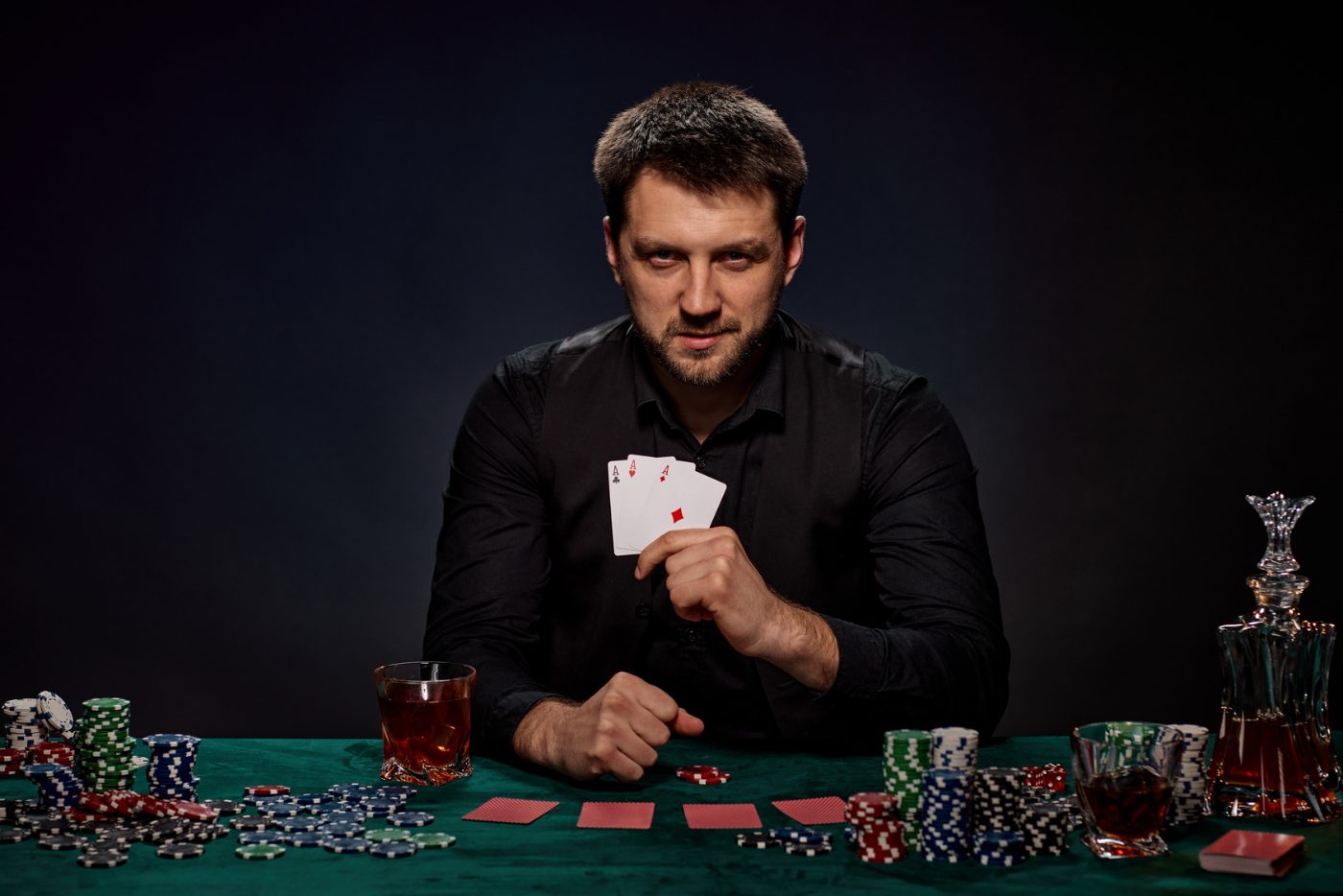 Igralec pokra za zeleno mizo