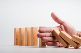 Ustavljanje padajočih domin – pravočasen premor pri igranju